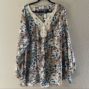 Rancho Estancia - Women’s long sleeve crochet detail flare top